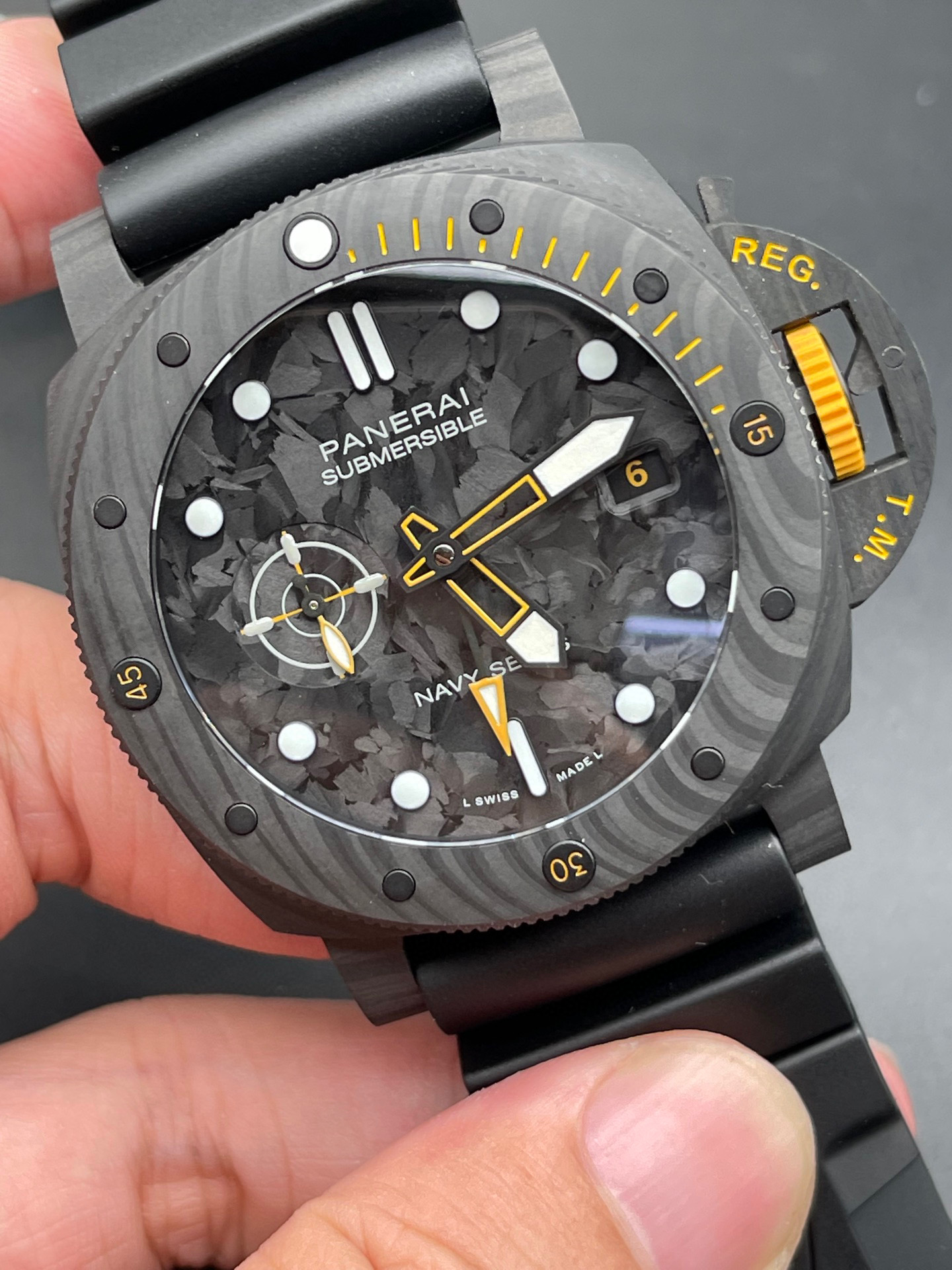 파네라이 남자 미러급 시계