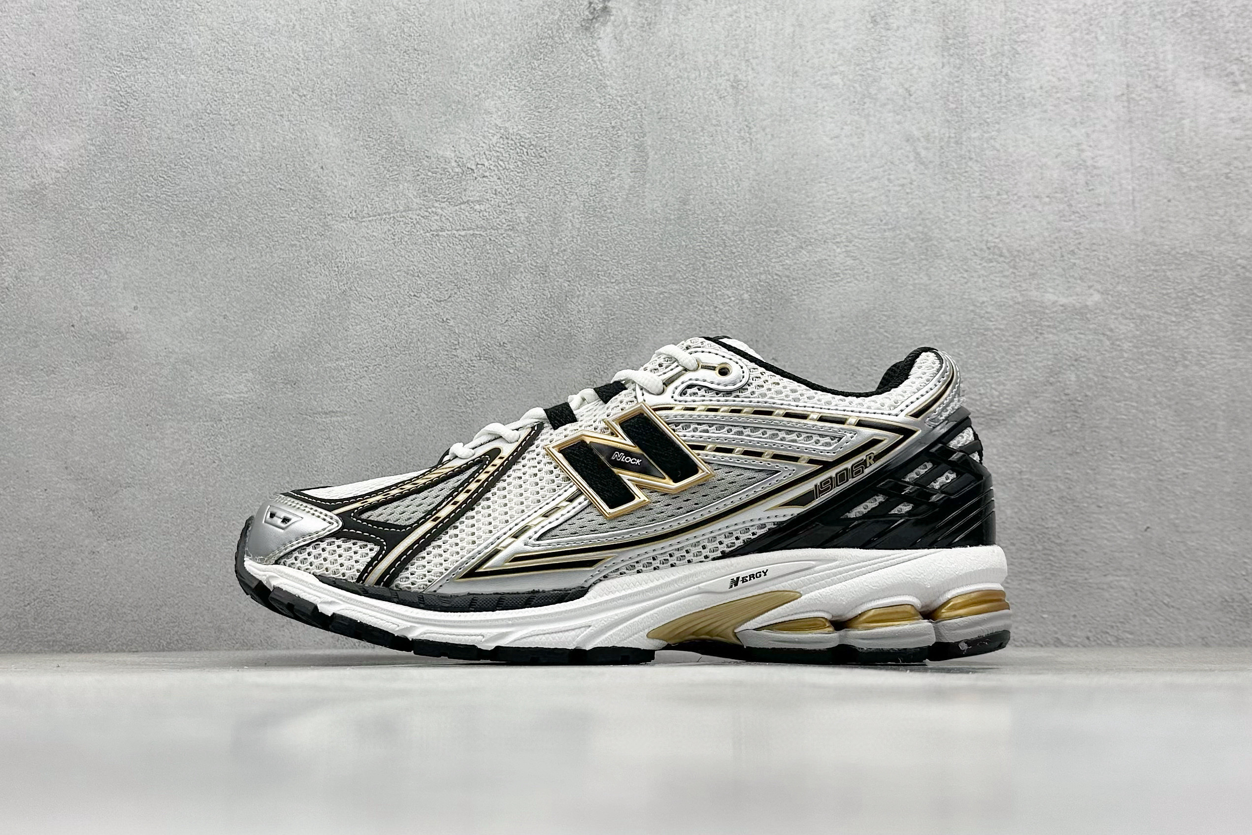 뉴발란스 1906 남녀공용 신발 운동화 스니커즈