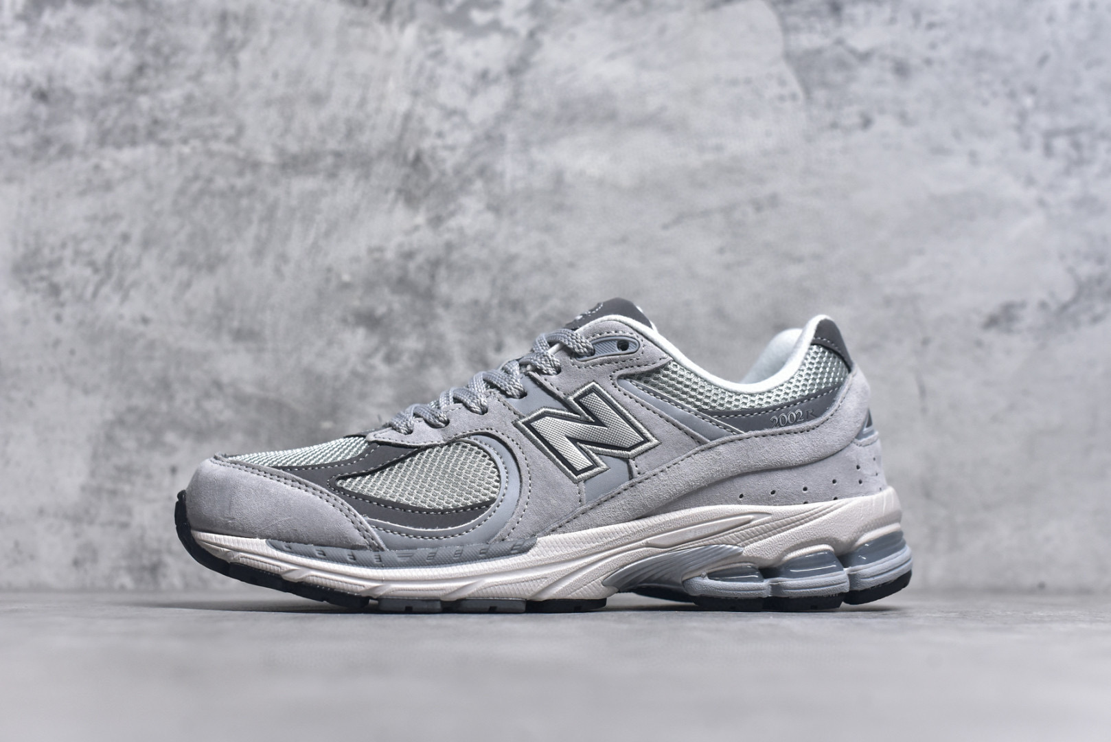 뉴발란스 2002 남녀공용 신발 운동화 스니커즈