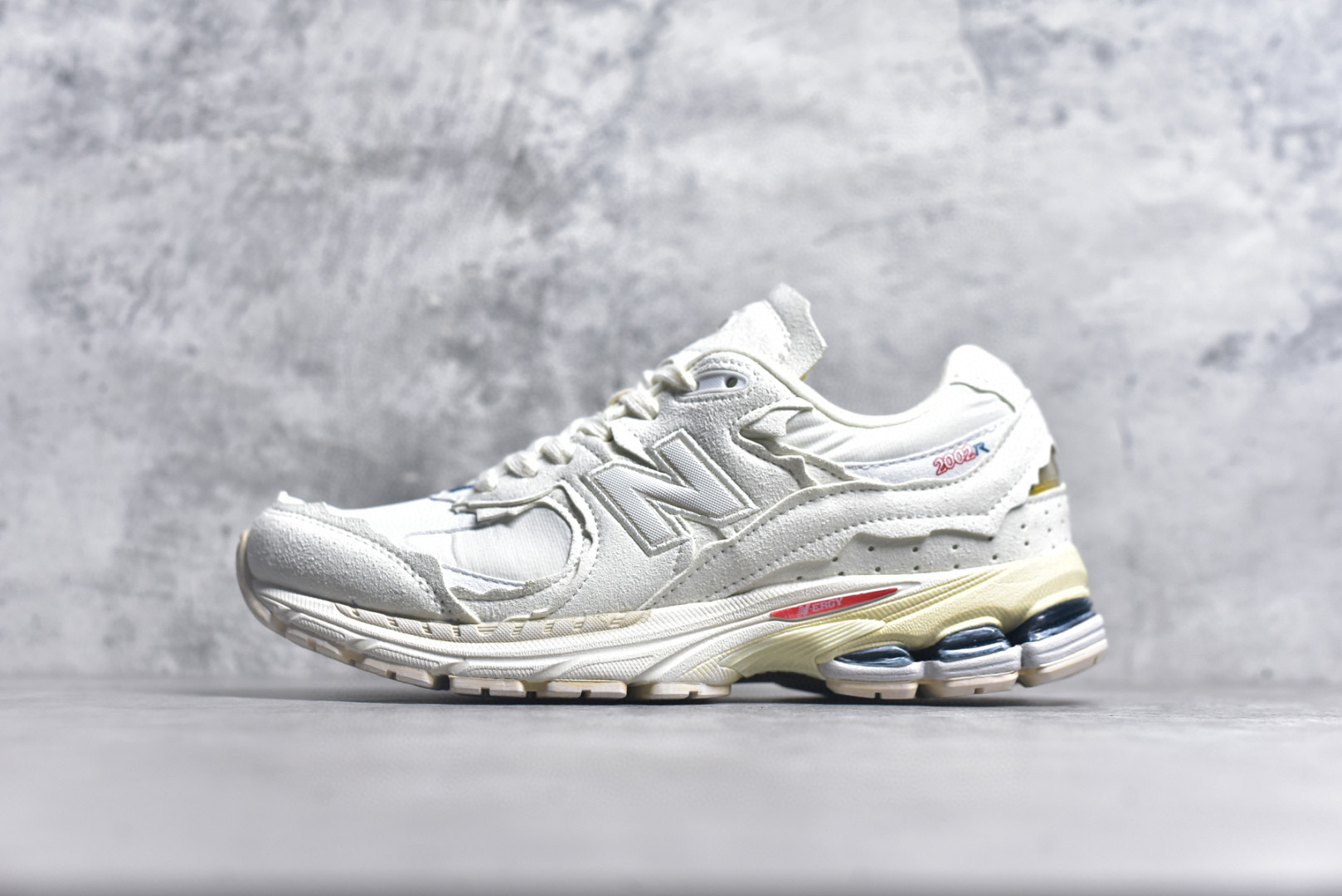 뉴발란스 2002 남녀공용 신발 운동화 스니커즈