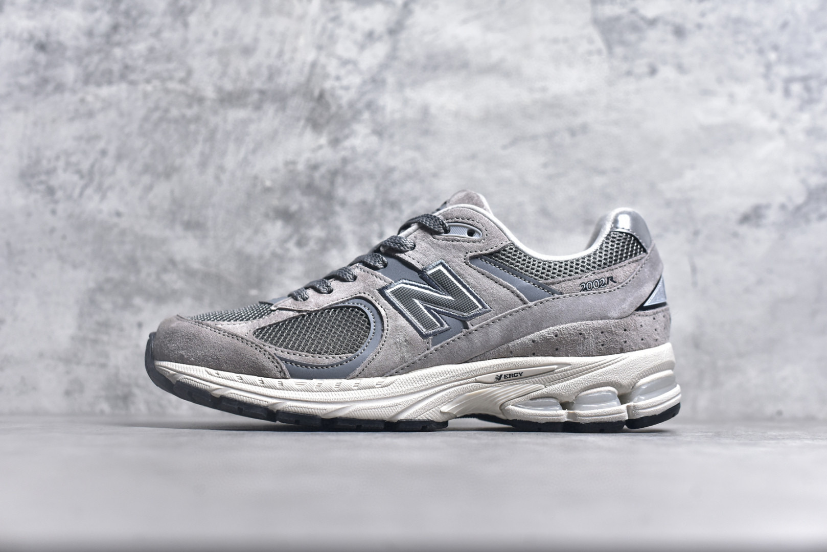 뉴발란스 2002 남녀공용 신발 운동화 스니커즈