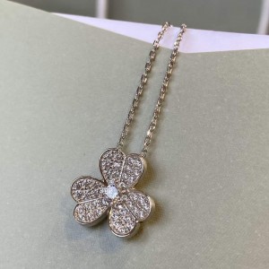 반클리프앤아펠 목걸이