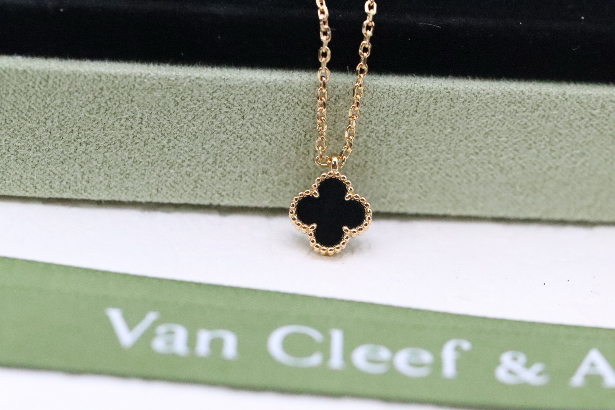 반클리프앤아펠 목걸이