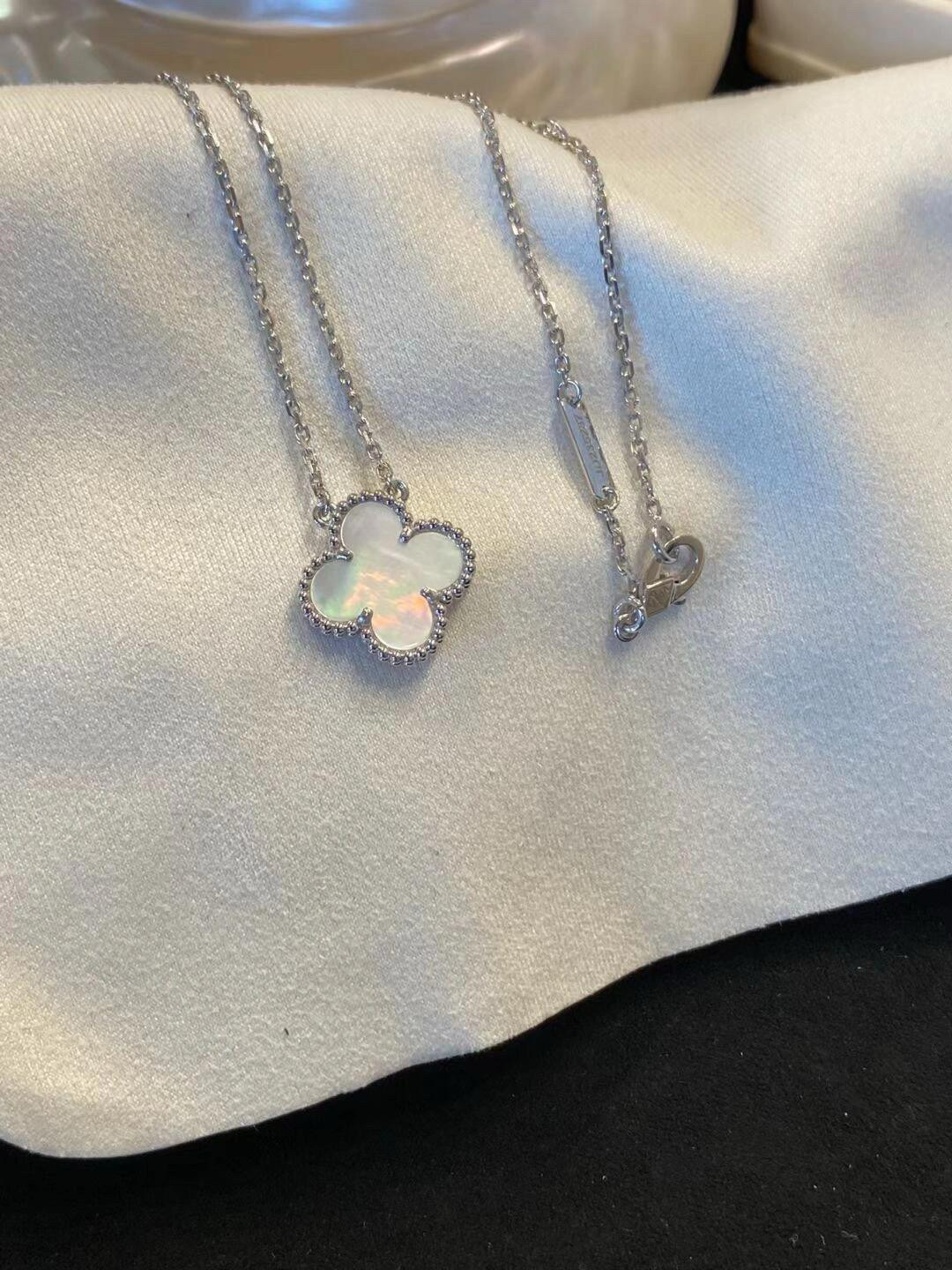 반클리프앤아펠 목걸이