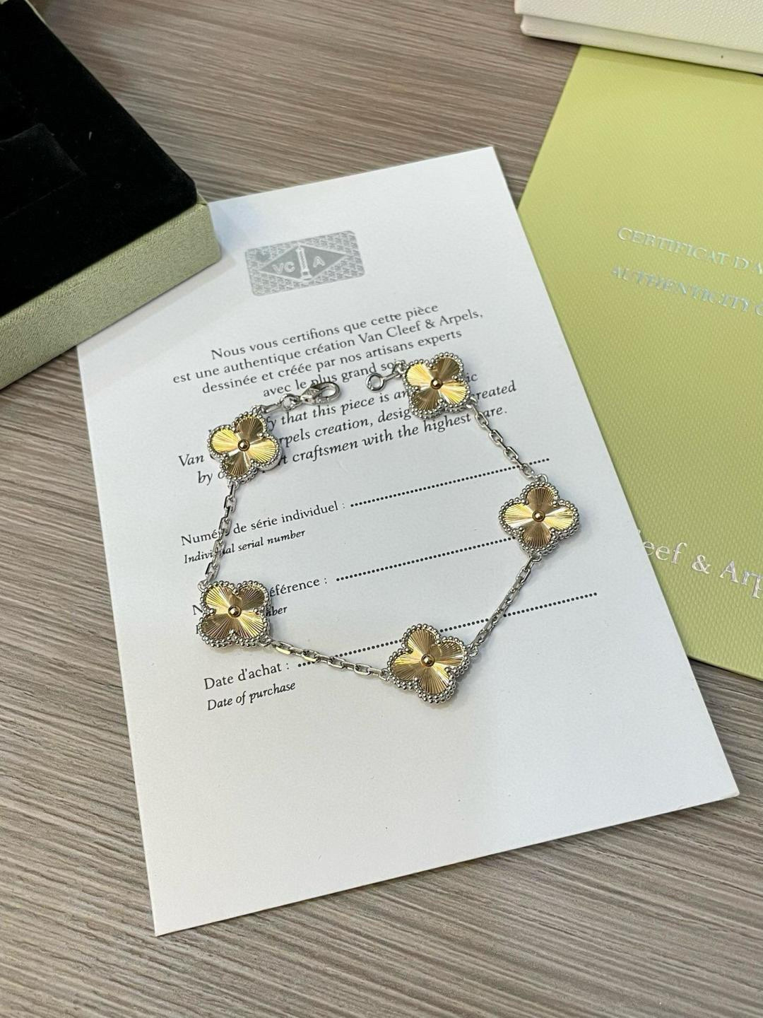 반클리프앤아펠 팔찌