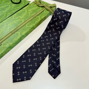 구찌 넥타이