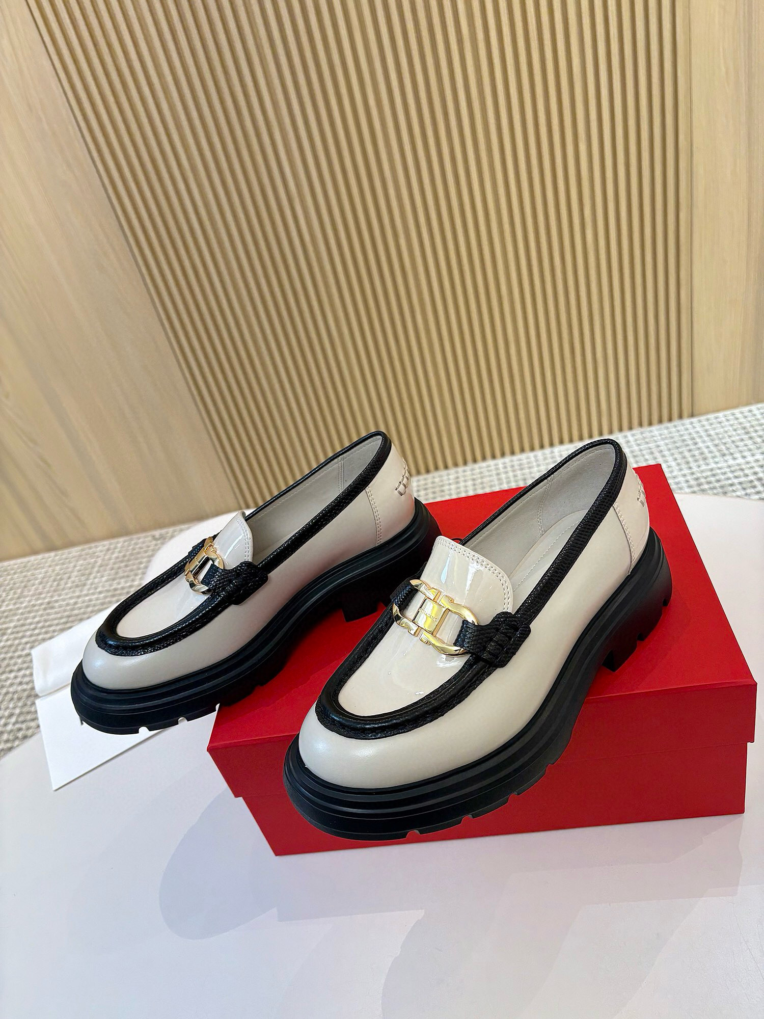 페라가모 여자 신발 구두