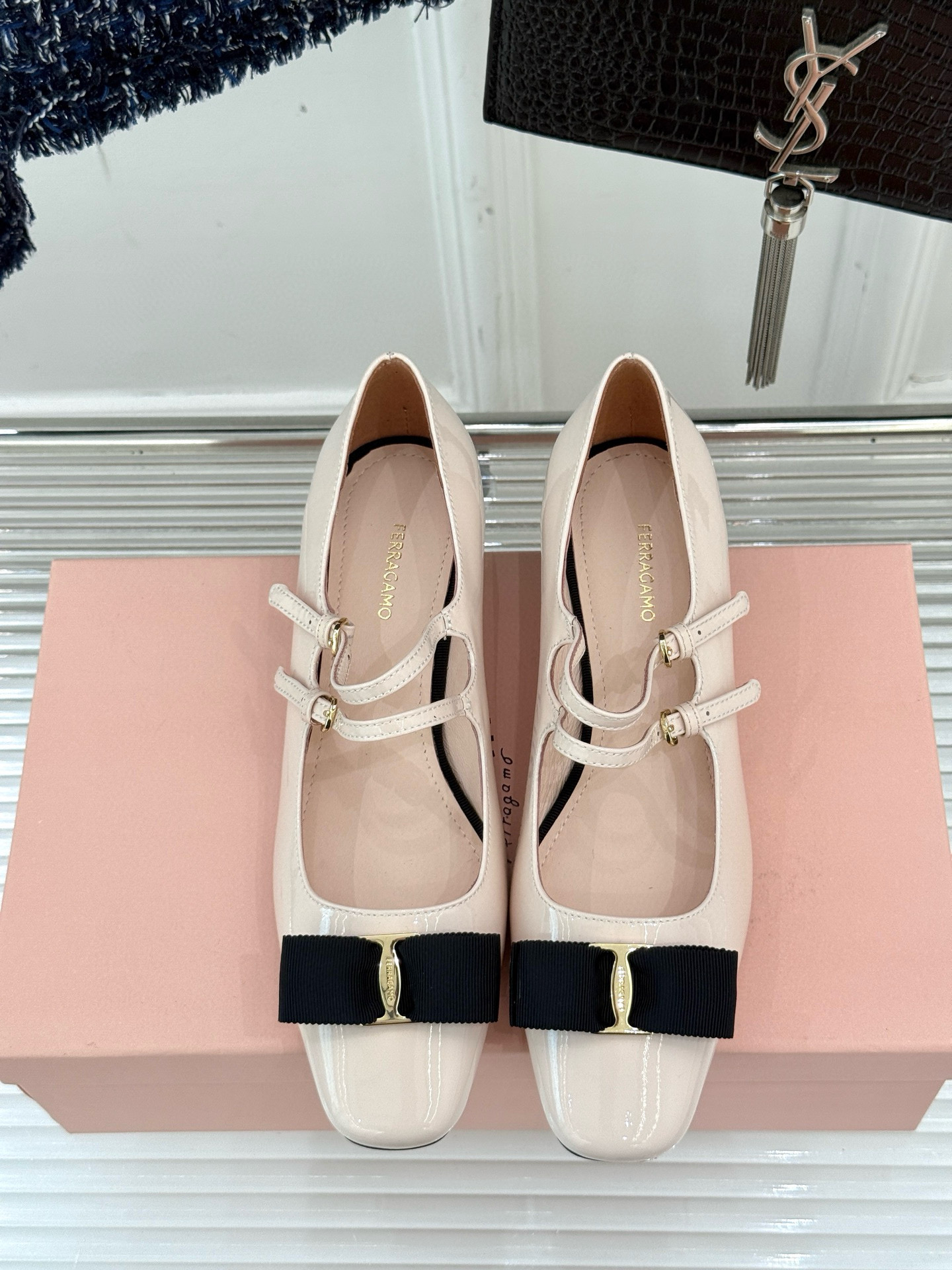 페라가모 여자 신발 구두