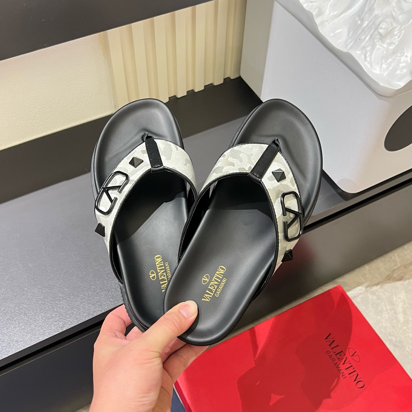 발렌티노 남자 슬리퍼