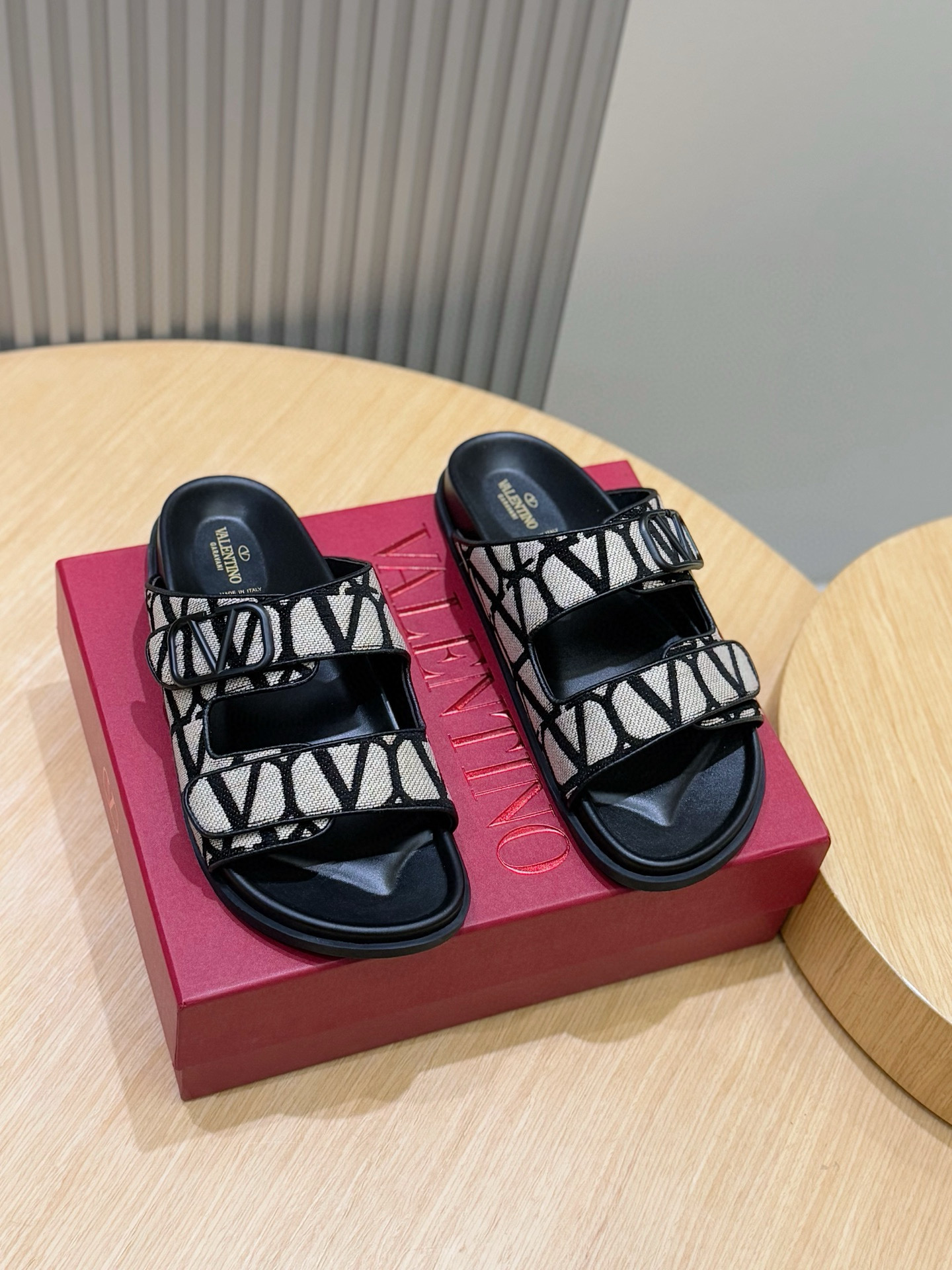 발렌티노 남자 슬리퍼