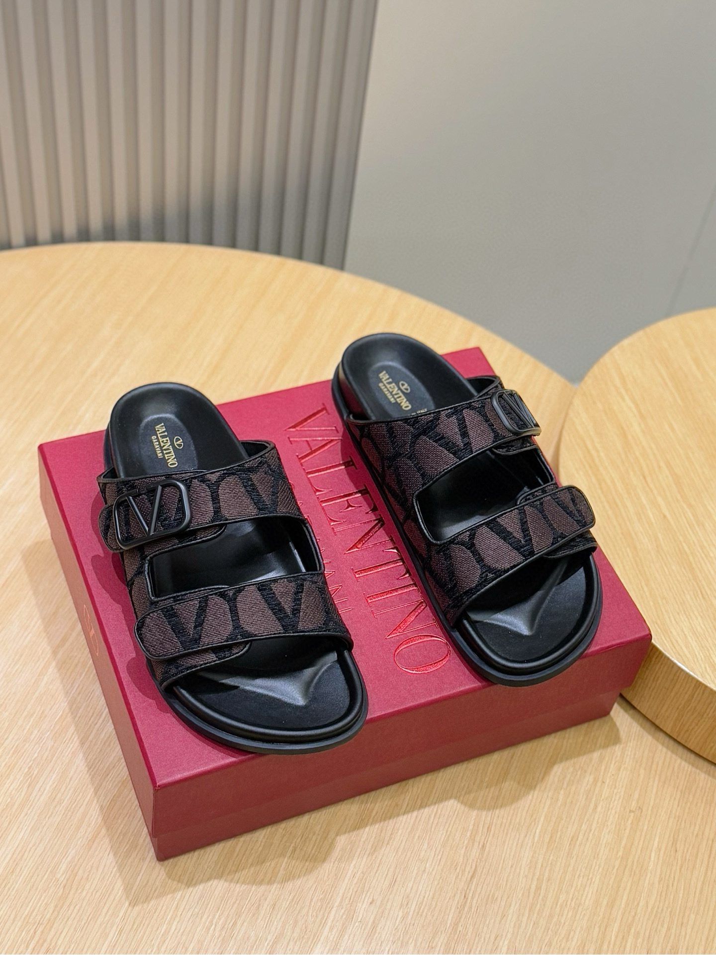 발렌티노 남자 슬리퍼