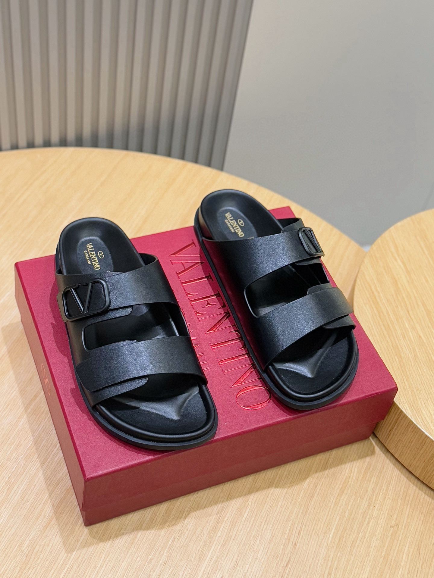 발렌티노 남자 슬리퍼