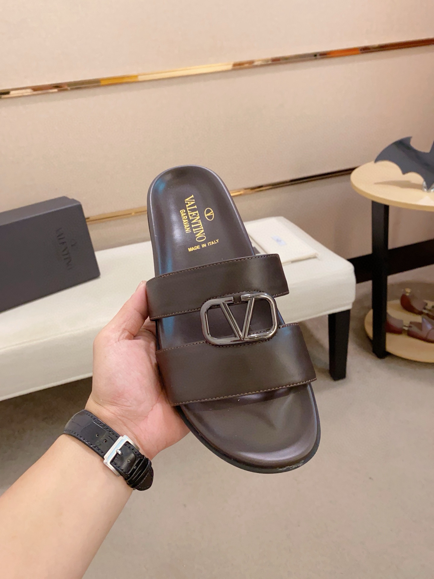 발렌티노 남녀공용 슬리퍼