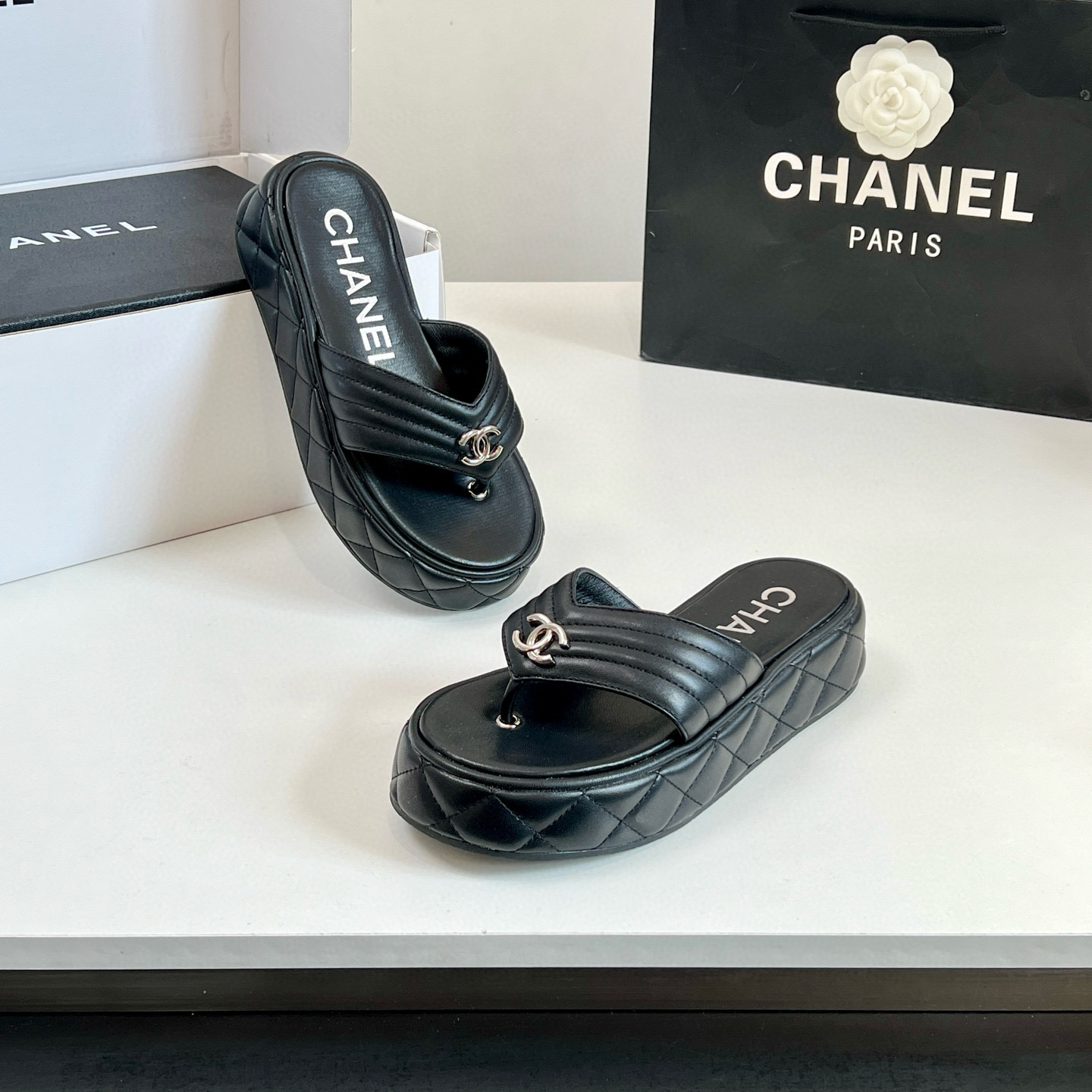 샤넬 여자 슬리퍼