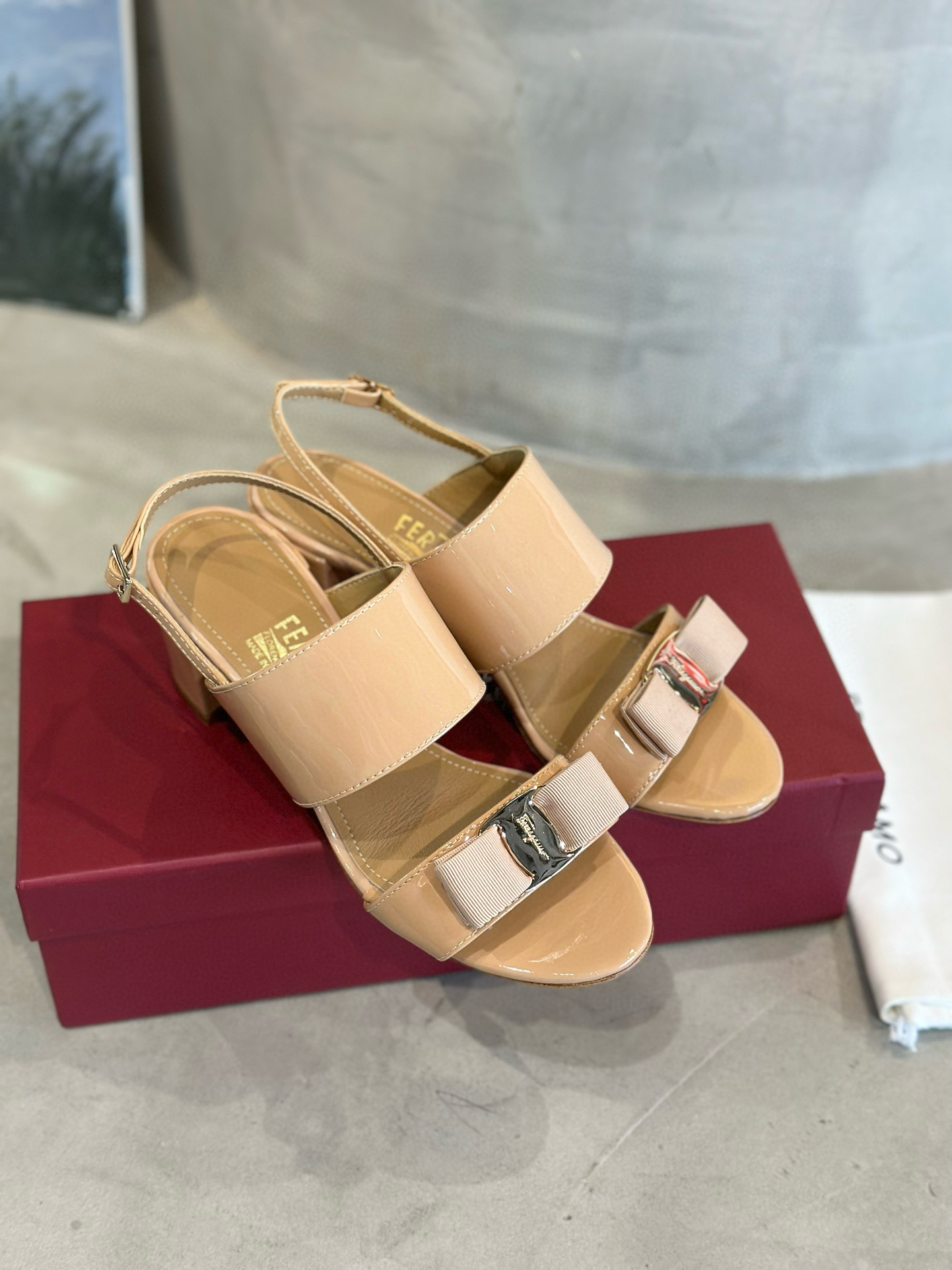 페라가모 5.5cm 여자 샌들