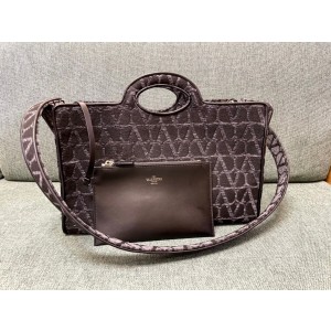 발렌티노 가라바니  여자가방 2023