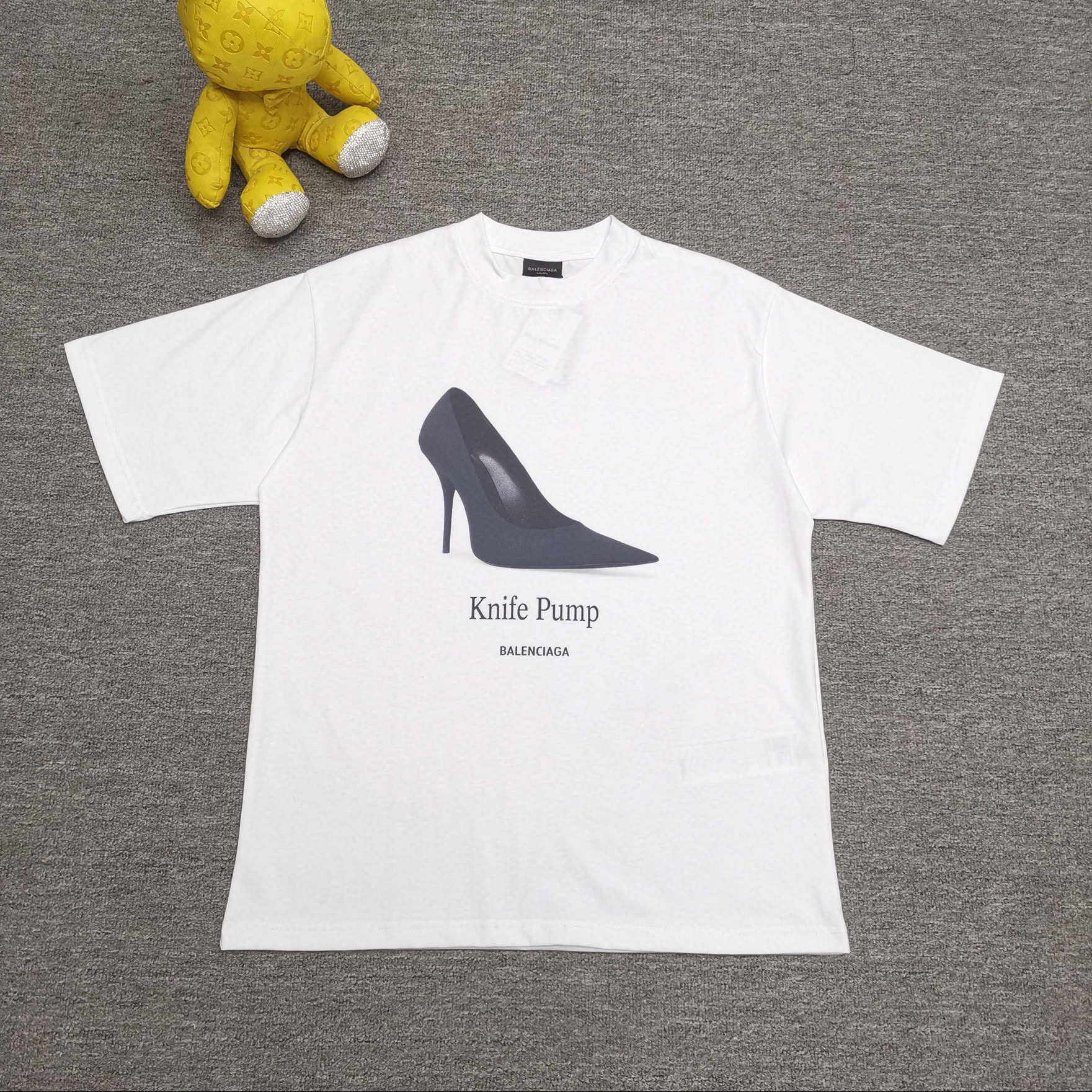 발렌시아가 남녀공용 반팔티