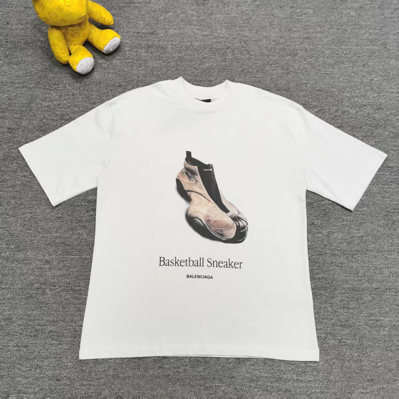 발렌시아가 남녀공용 반팔티