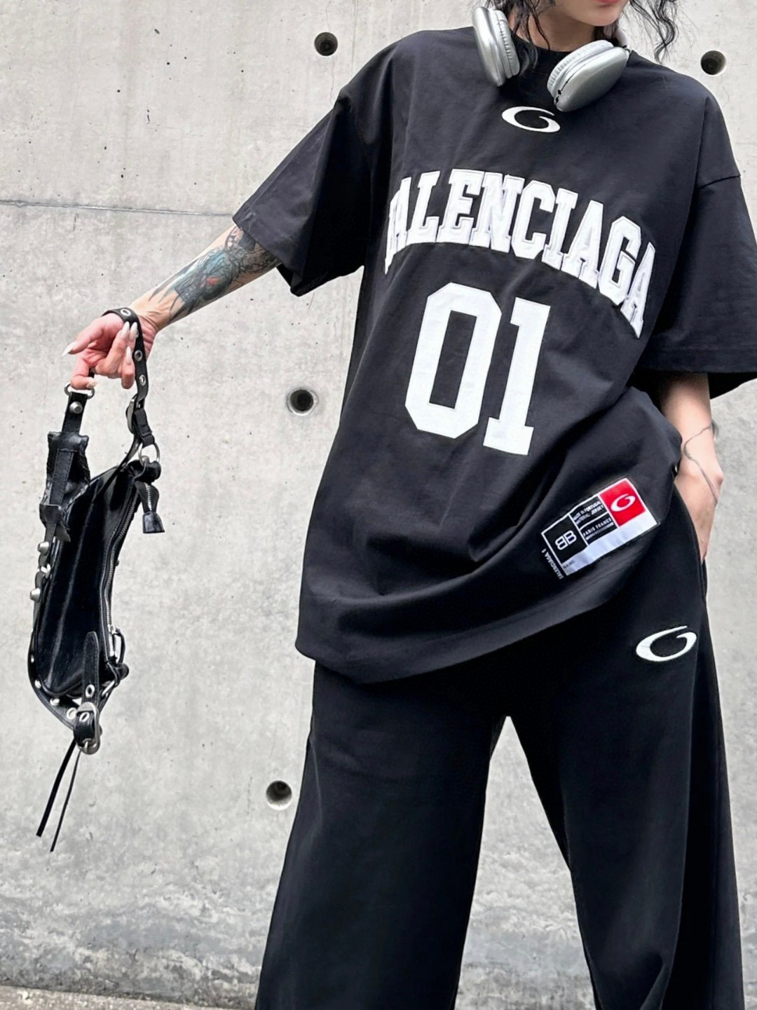 발렌시아가 남녀공용 반팔티