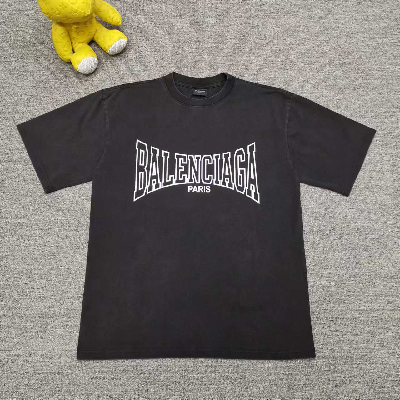 발렌시아가 남녀공용 반팔티