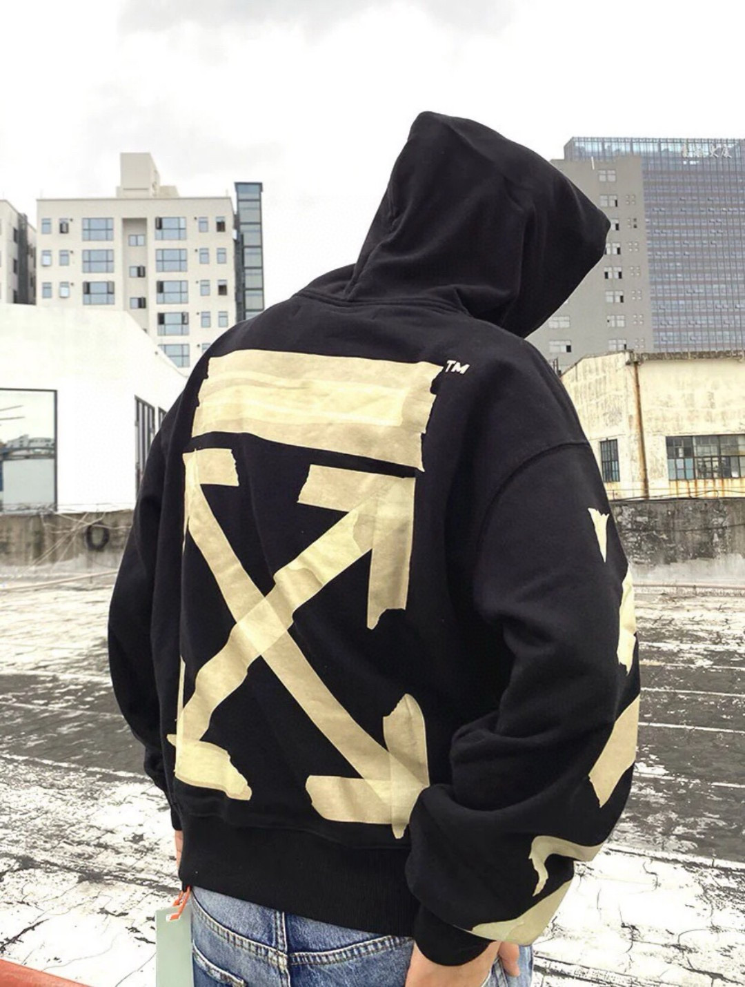 오프화이트 남녀공용 후드티 맨투맨