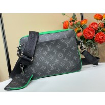 루이비통 M26052 남자가방