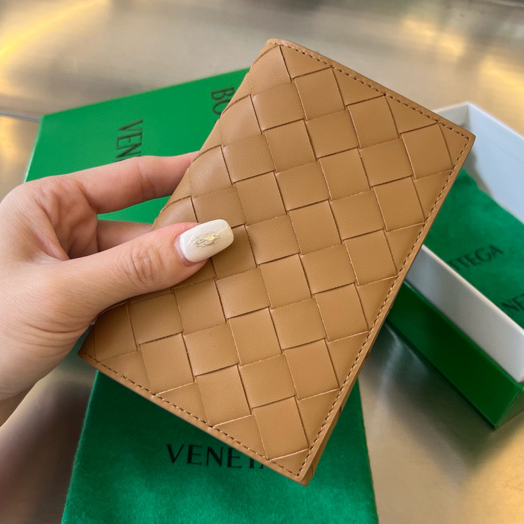 보테가베네타 629679 여권지갑
