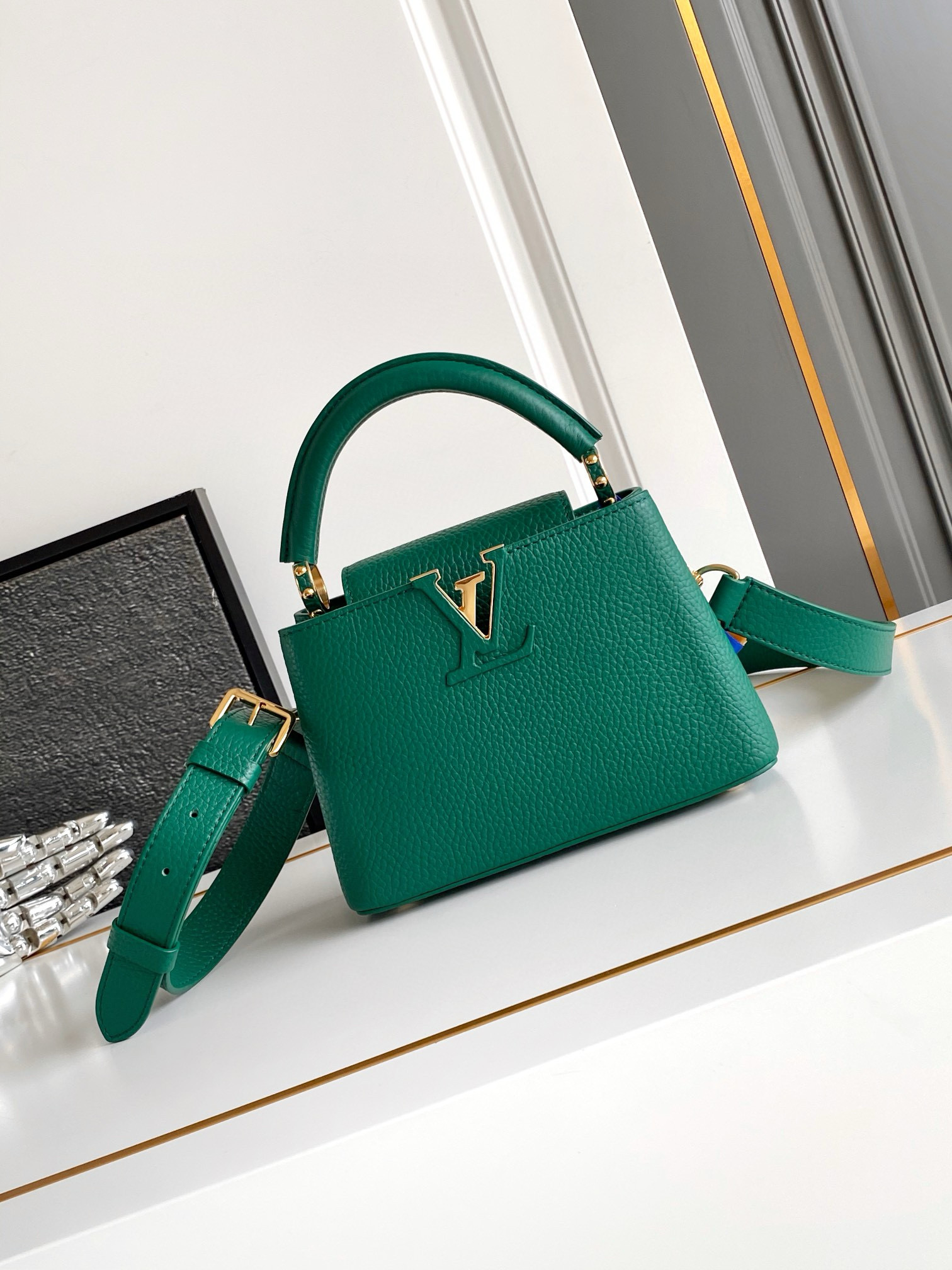 루이비통 M24729 여자가방