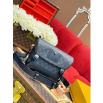 루이비통 M40511 남자가방