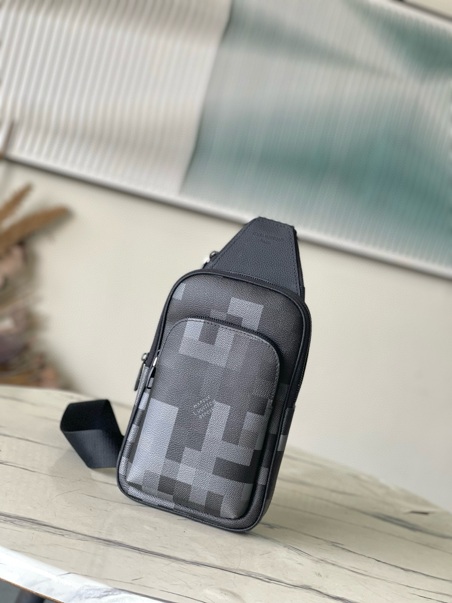 루이비통 M14953 슬링백 남자가방