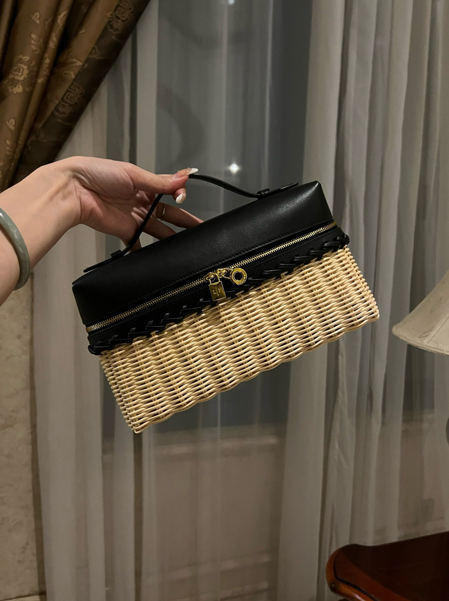 로로피아나 여자가방