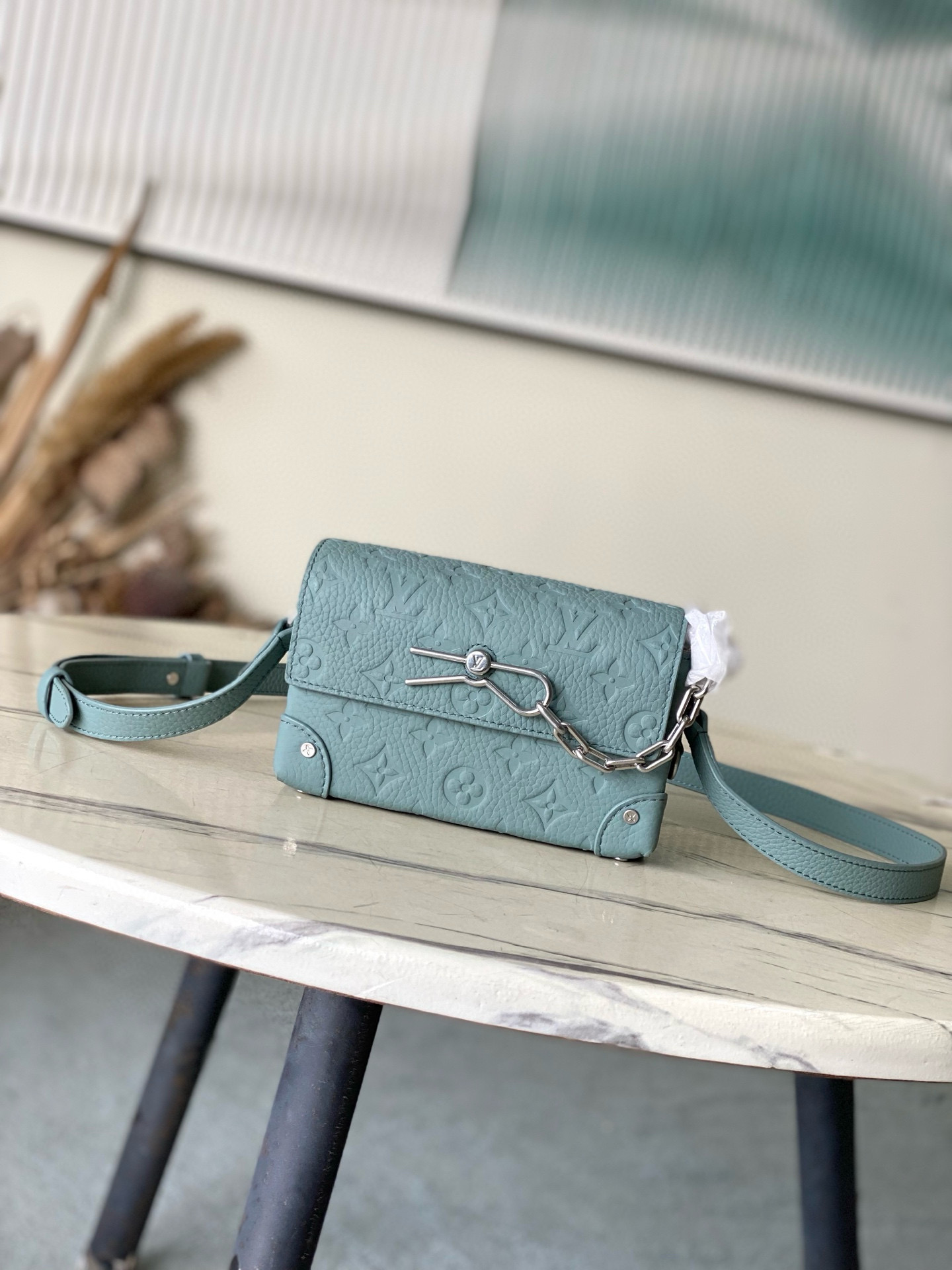 루이비통 M13889 남자가방