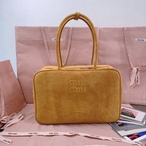 미우미우 5BB117 서류가방