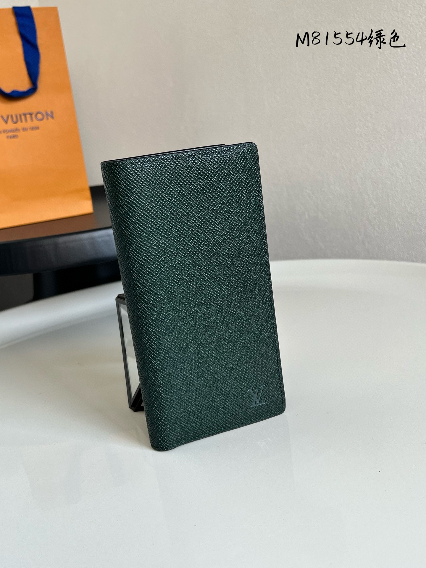 루이비통 M81554 카드지갑 머니클립