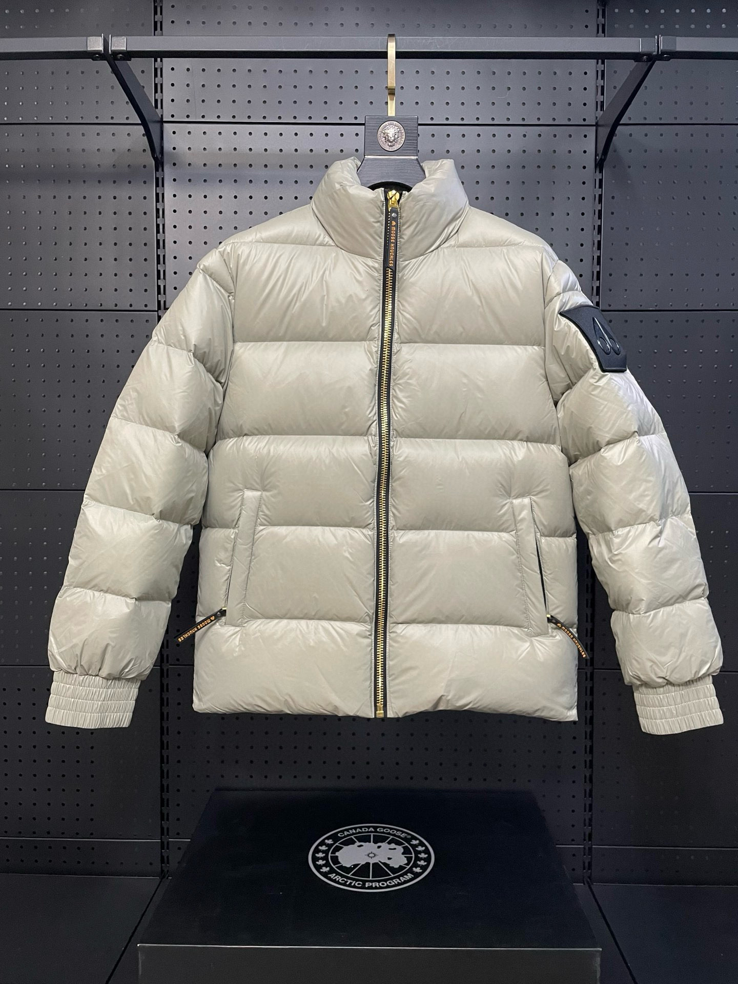 무스너클 남녀공용 패딩