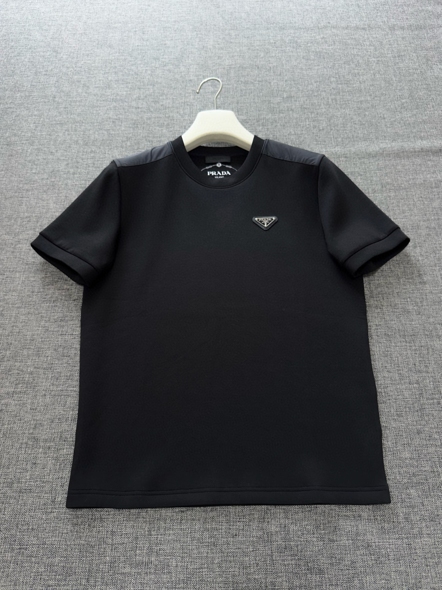 프라다 남자 반팔티