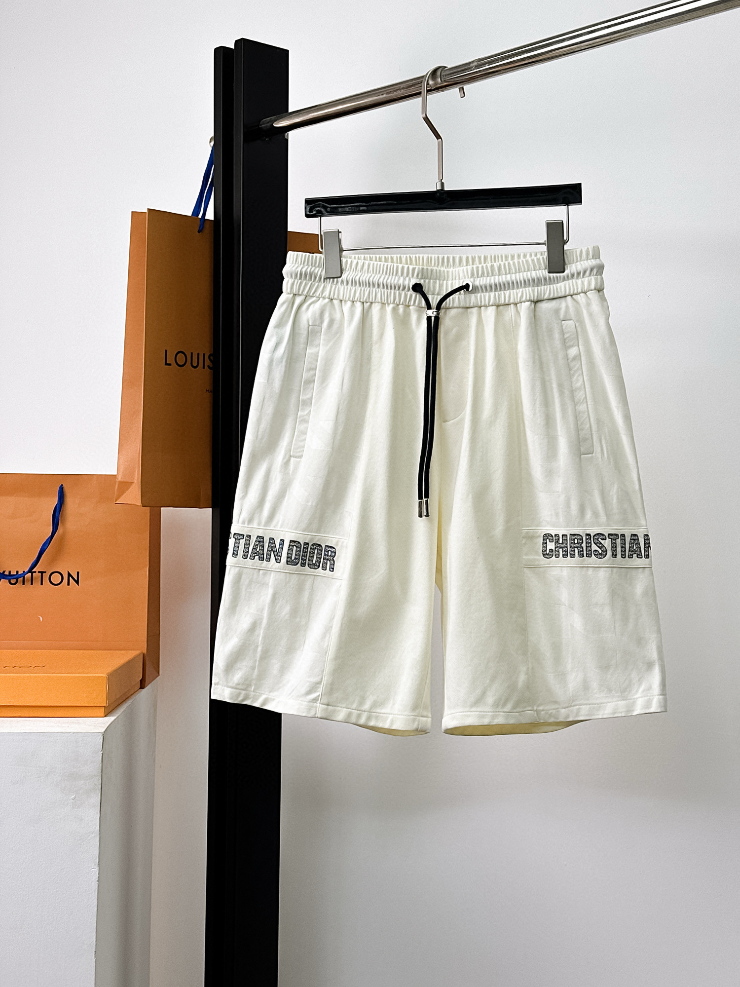 디올 남자 반바지