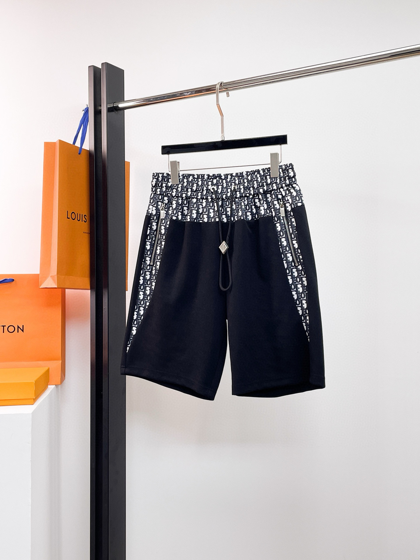 디올 남자 반바지