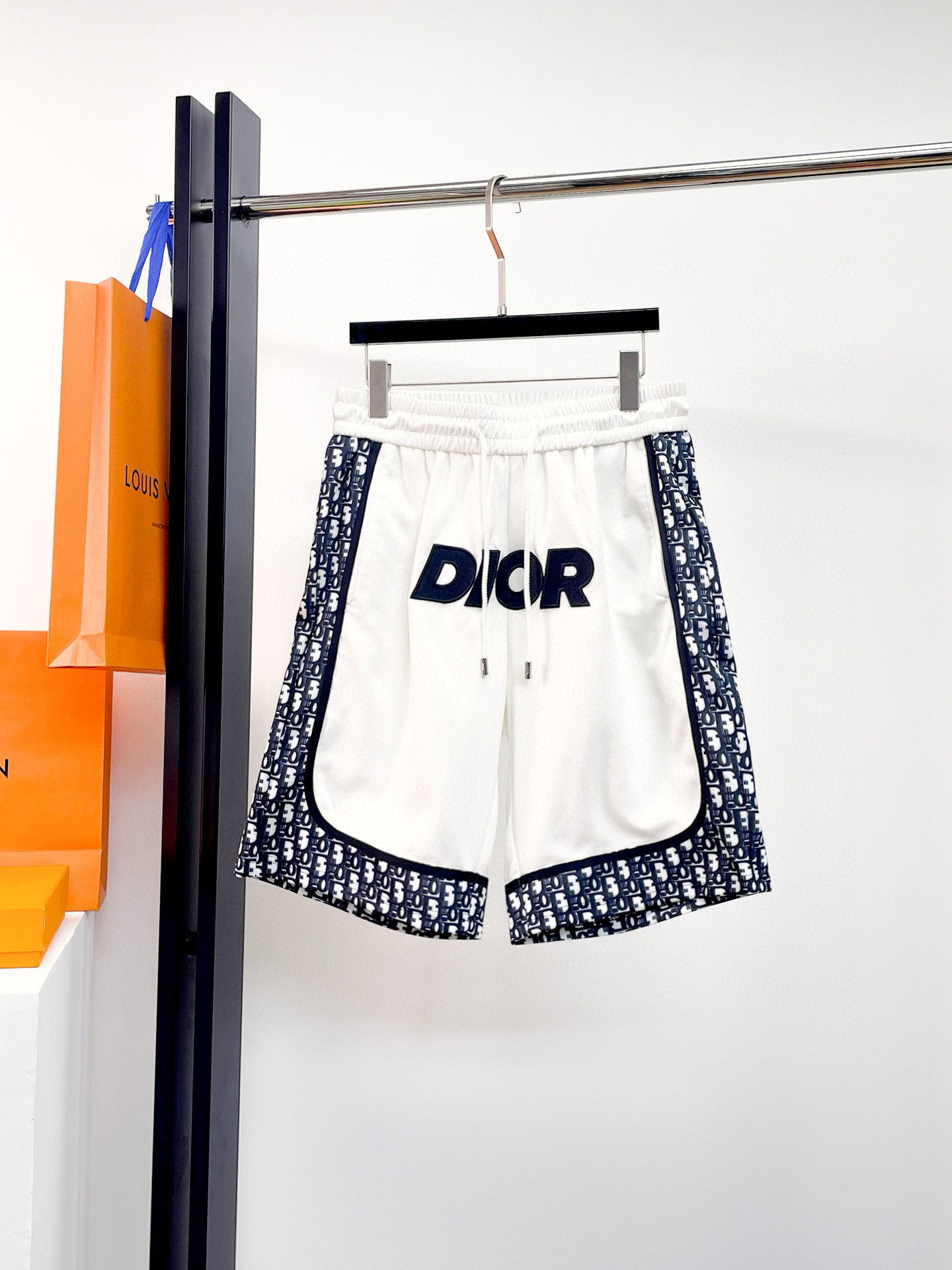 디올 남자 반바지