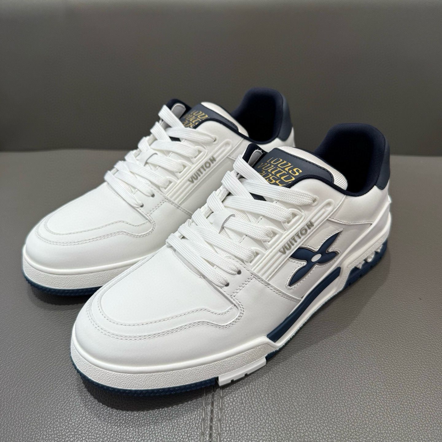 루이비통 트레이너 남자 신발 운동화 스니커즈