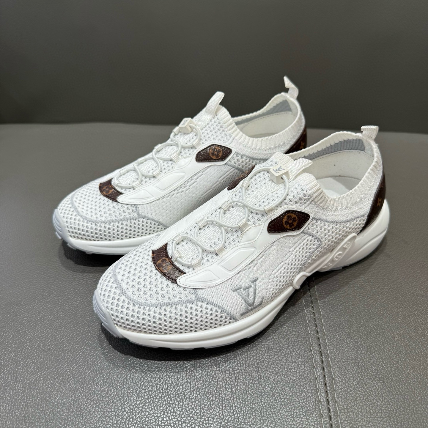 루이비통 남녀공용 신발 운동화 스니커즈