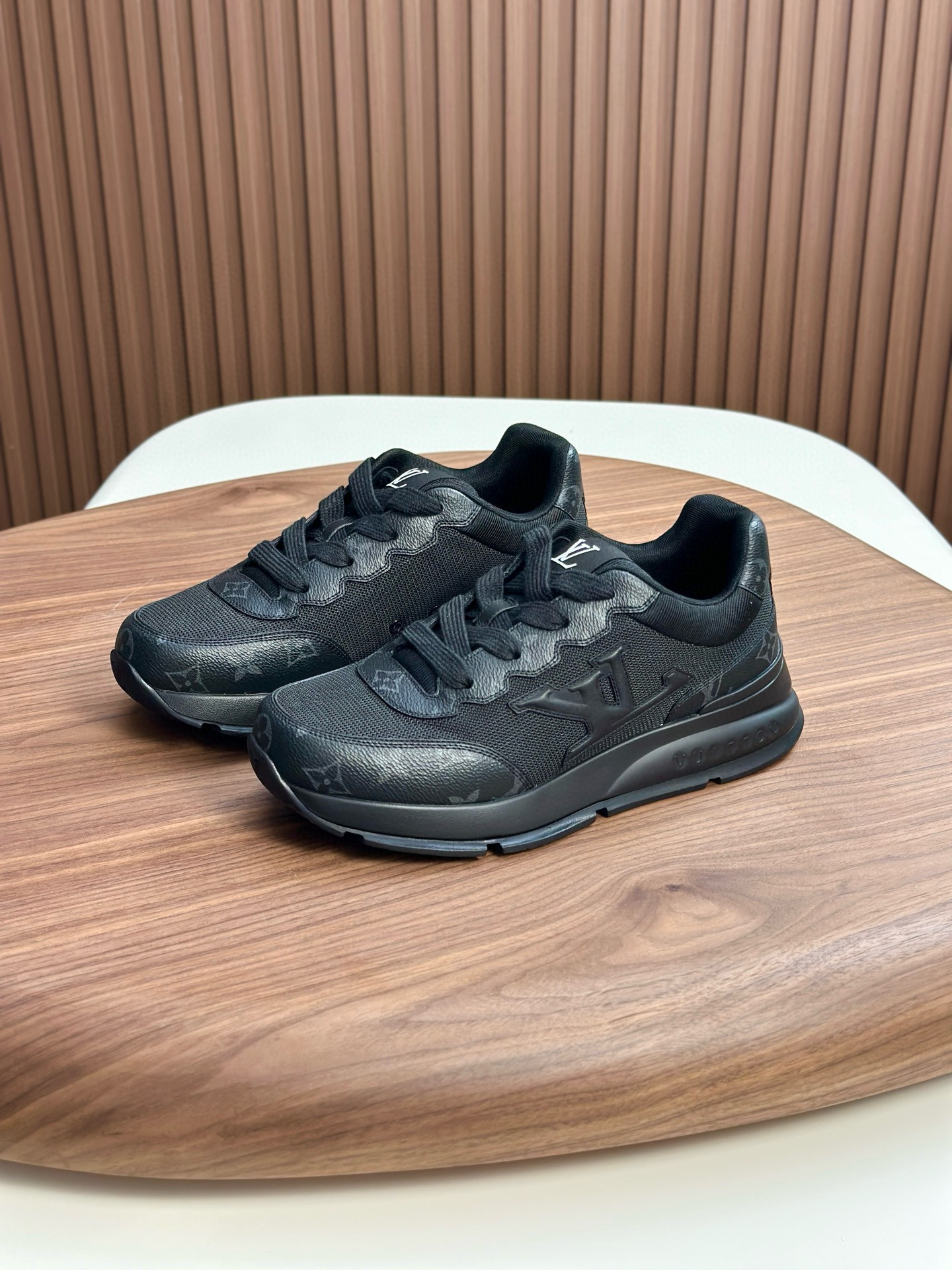 루이비통 트레이너 남자 신발 운동화 스니커즈