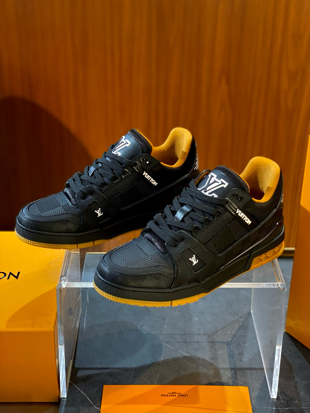 루이비통 트레이너 남자 신발 운동화 스니커즈