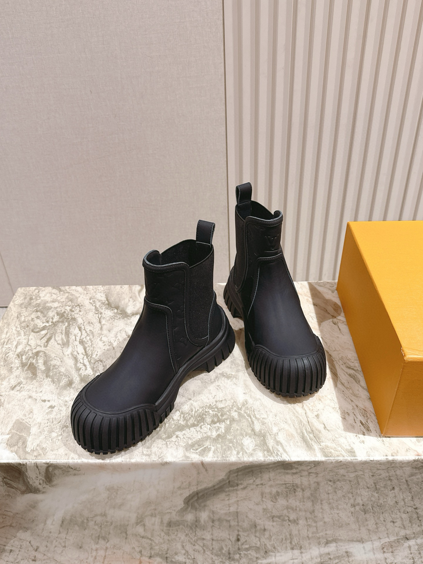 루이비통 5CM 여자 부츠