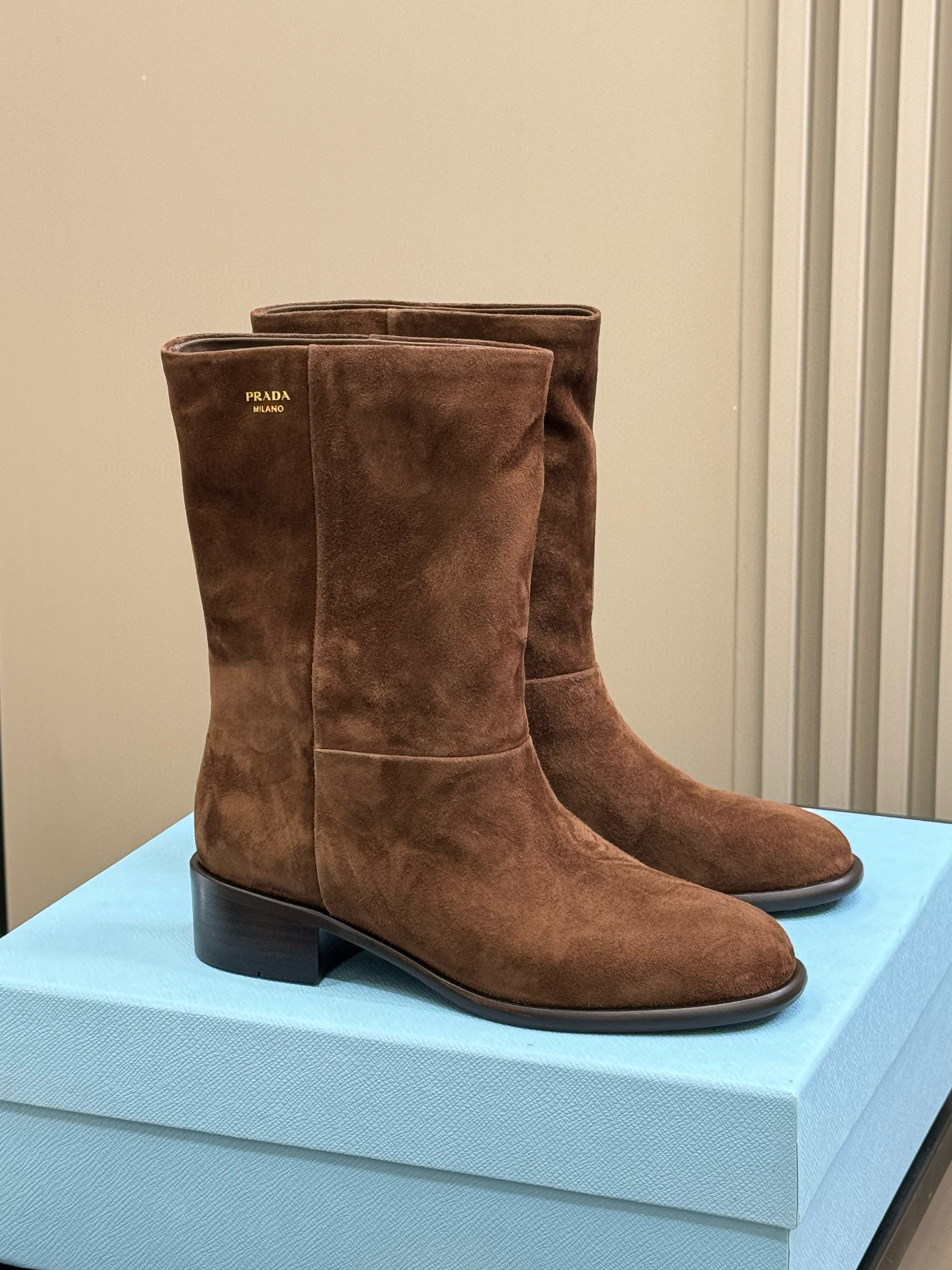 프라다 여자 부츠