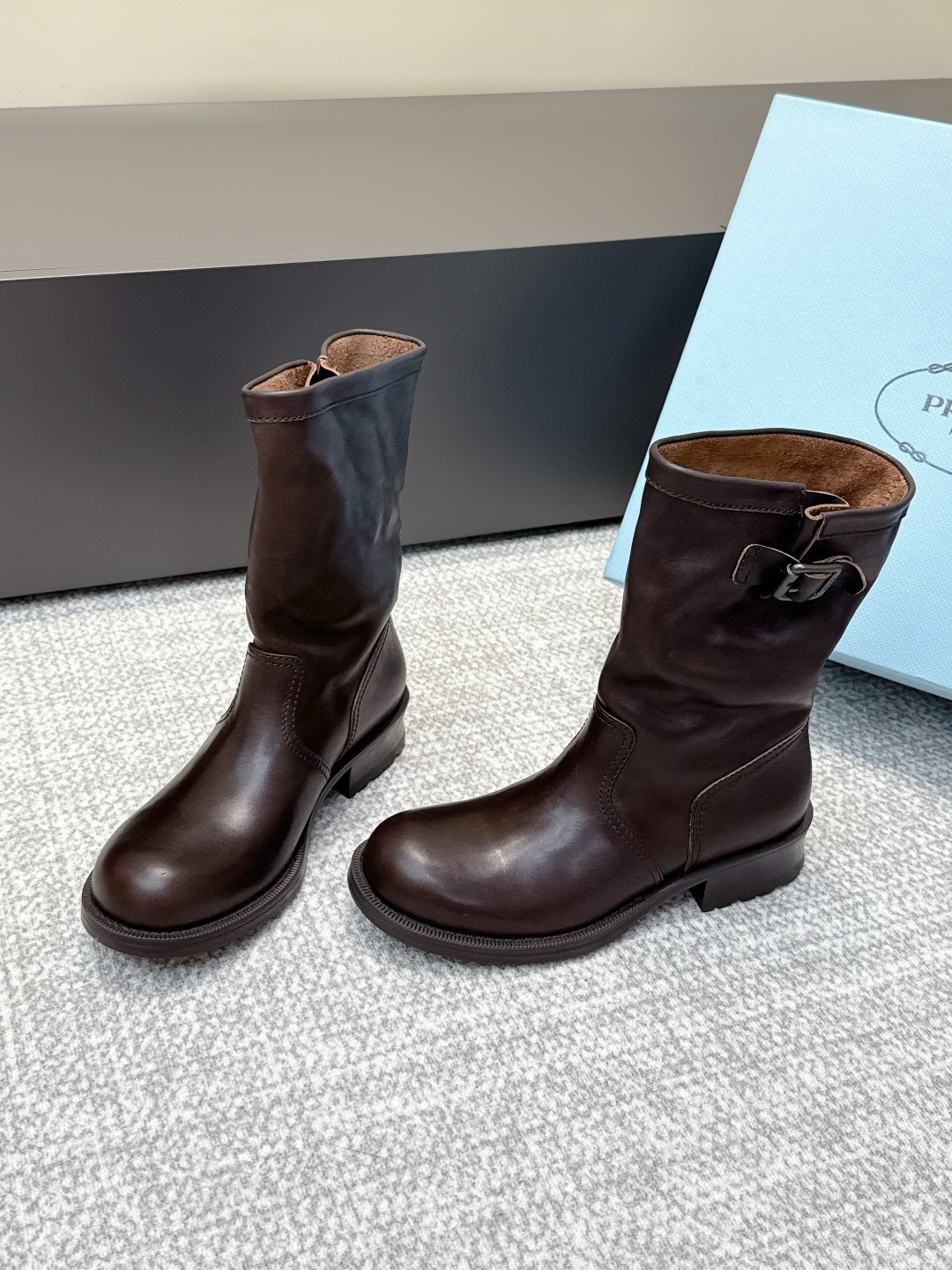 프라다 여자 부츠