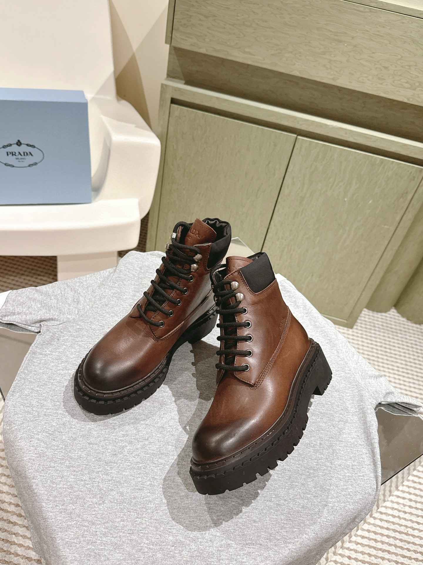 프라다 4CM 여자 부츠