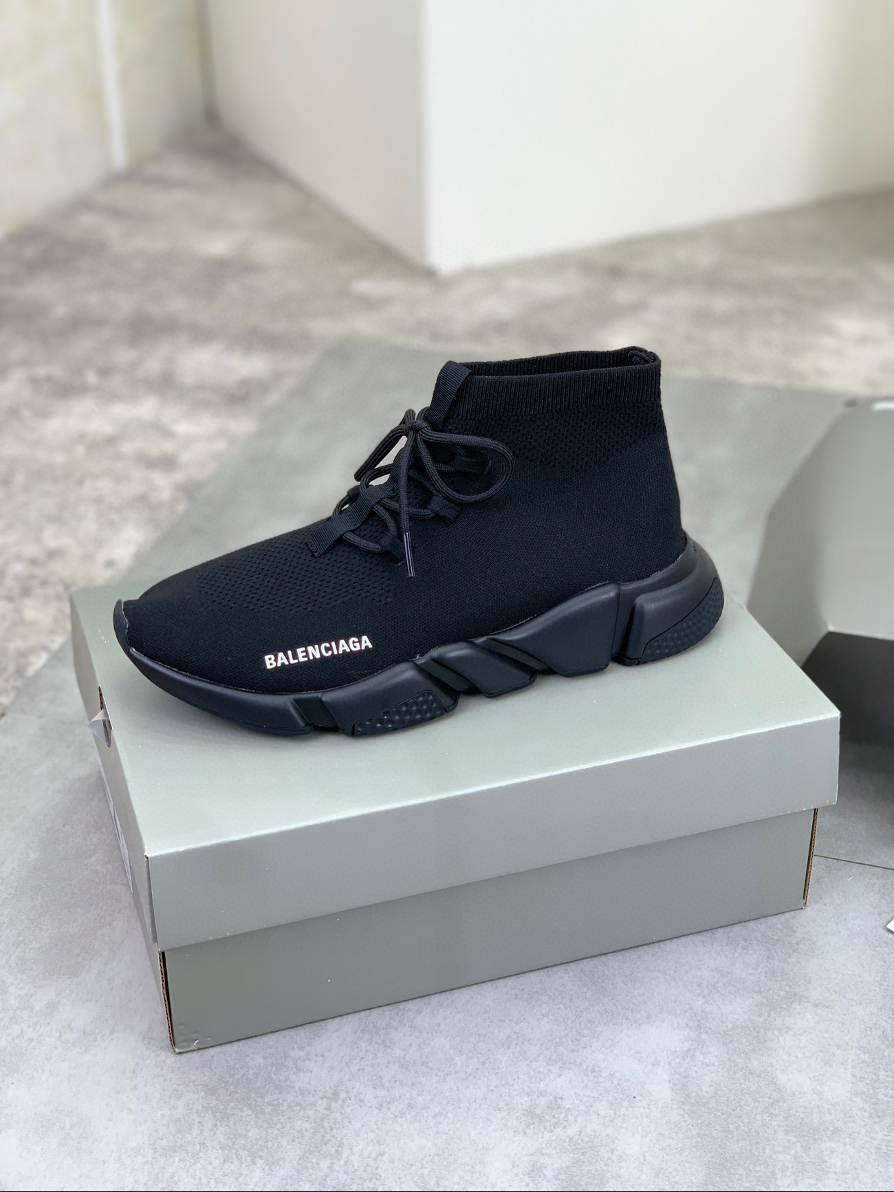 발렌시아가 남여공용 부츠