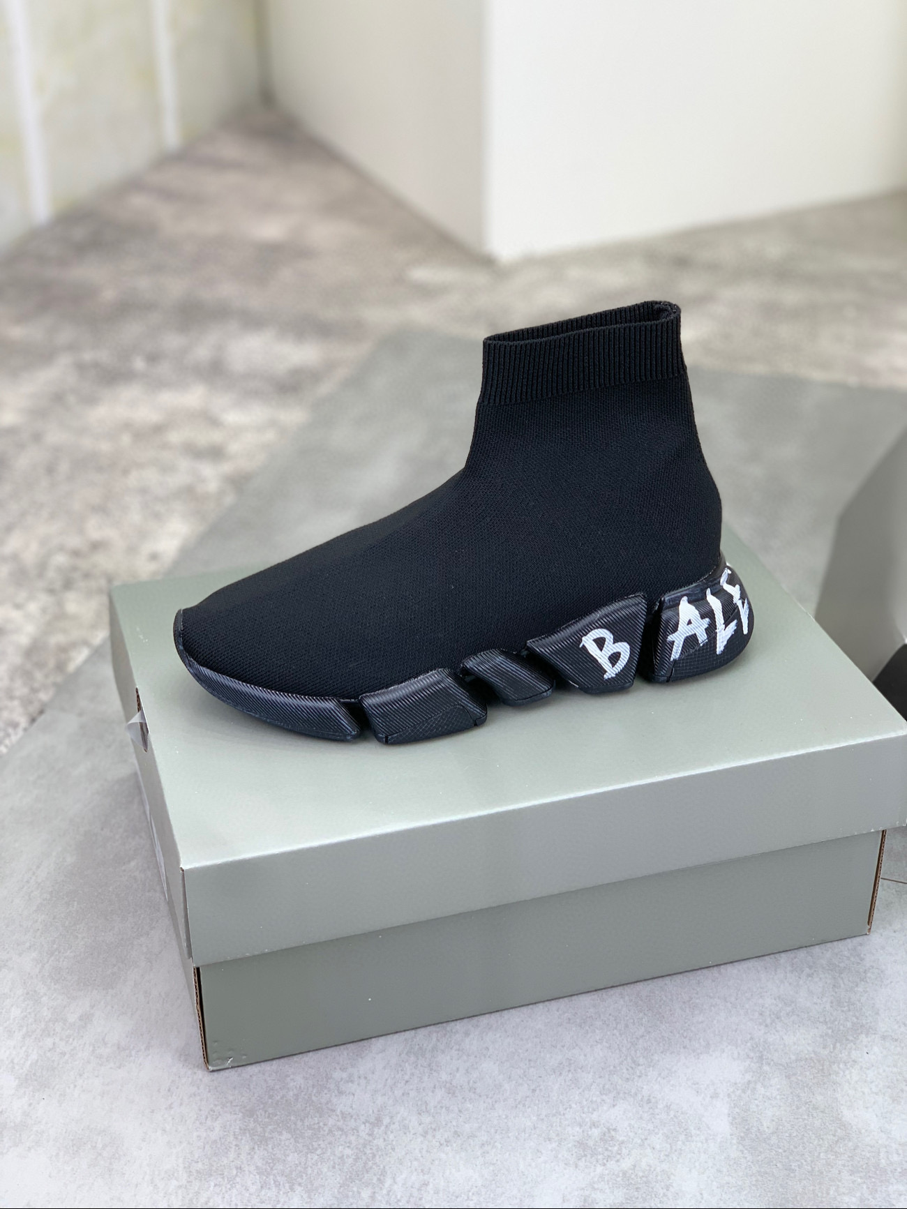 발렌시아가 남여공용 부츠