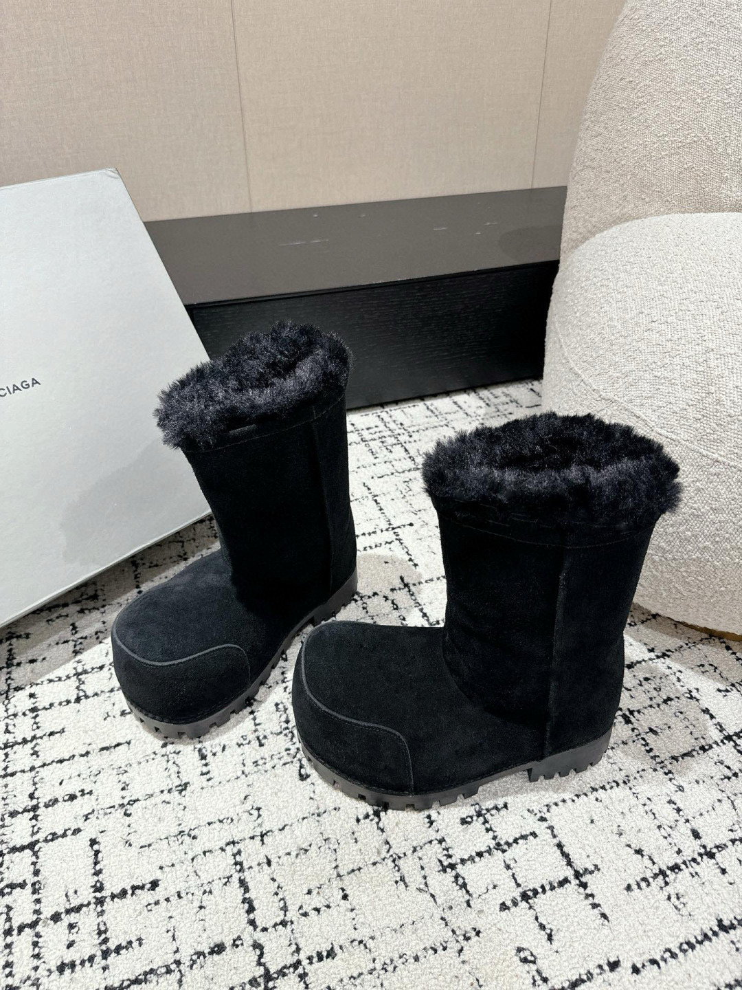 발렌시아가 남여공용 부츠